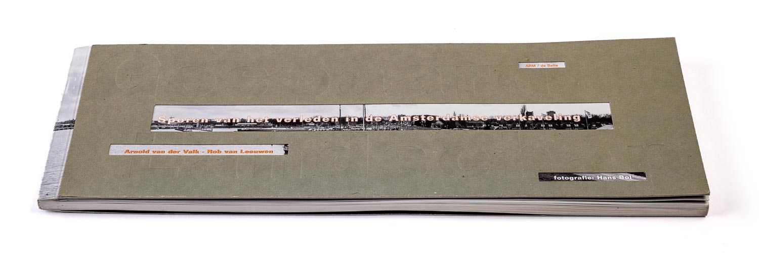 gespaard landschap, liggend boek met foto's van Hans Bol